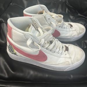 Nike Blazers (catechu) Women's size 8 - good condition could use a bath!